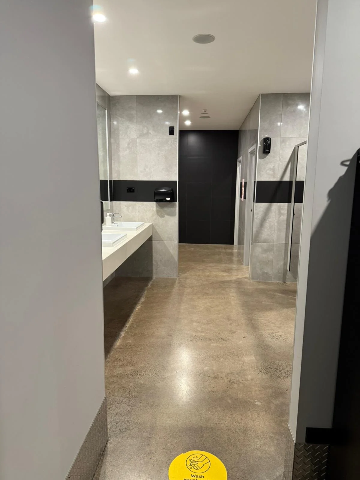 Residential & Commercial Cleaning — Signature Greens Auckland